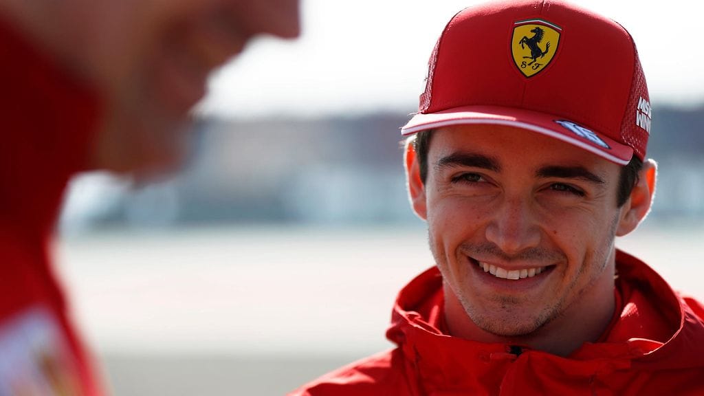 Charles Leclerc kellotti kovia aikoja Barcelonan testeissä. Ros Brawn uskoo nuorten kuljettajan hieman heiluttavan Sebastian Vettelin asemaa Ferrarilla.