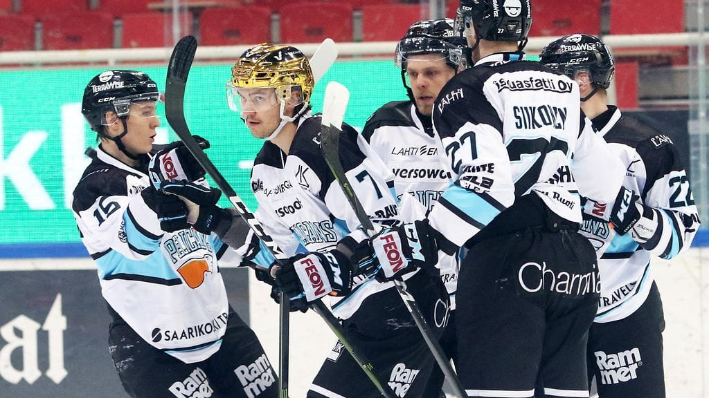 Pelicans taistelee jopa kakkospaikasta Liigan runkosarjan loppuhetkillä.