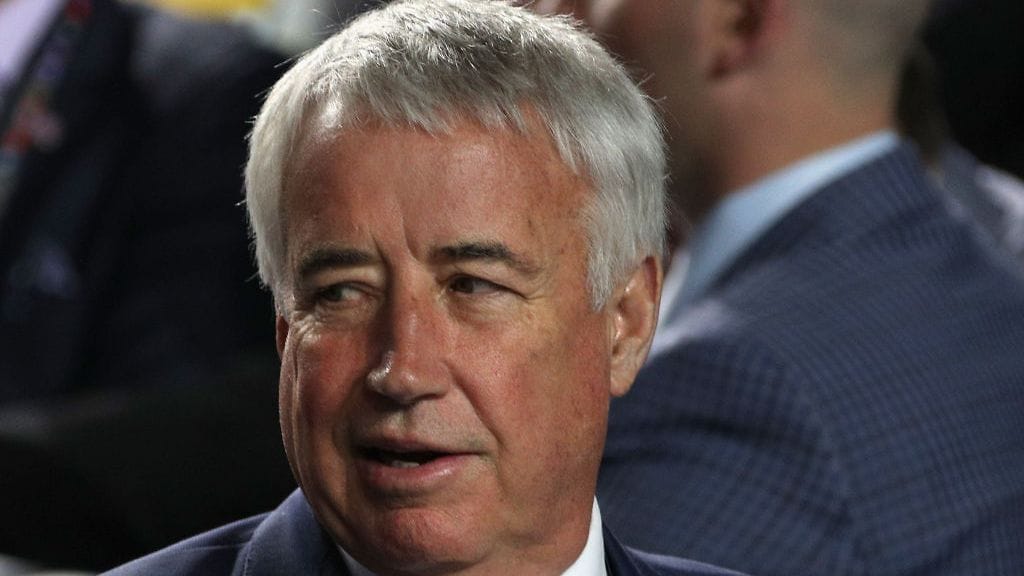 IIHF:n varapuheenjohtaja Bob Nicholson liputtaa vahvasti kolmella kolmea vastaan pelattavien jatkoaikojen puolesta.