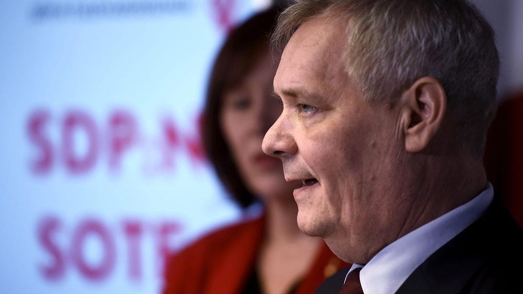 Antti Rinne esitteli SDP:n sotemallin.