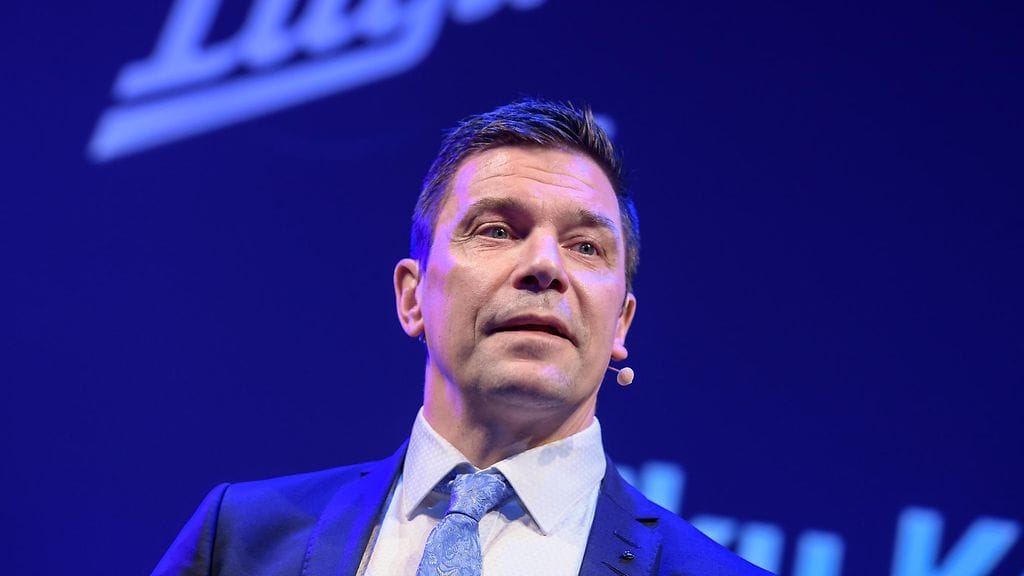 SM-liigan toimitusjohtaja Riku Kallioniemi ei usko, että SM-liigassa siirrytään kapeisiin kaukaloihin lähitulevaisuudessa.