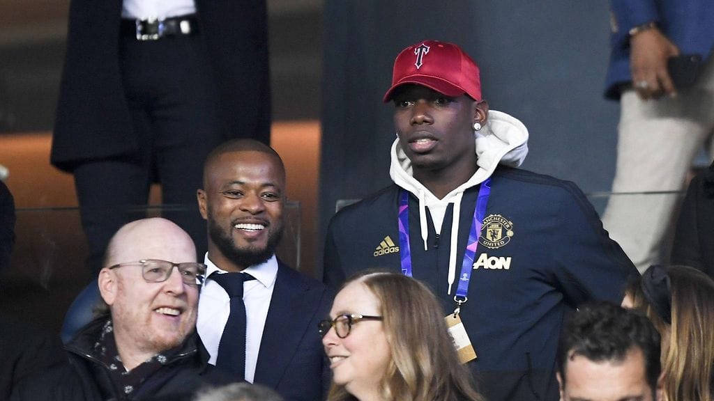 Patrice Evra seurasi Pariisissa PSG:n ja Manchester Unitedin toista osaottelua pelikiellossa olleen Paul Pogban kanssa.