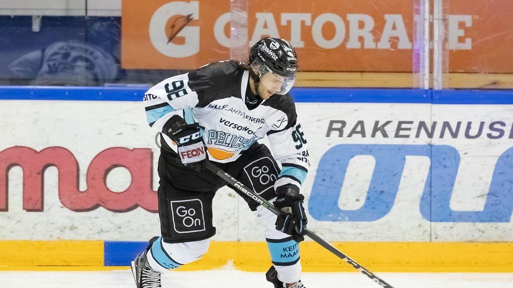 Severi Lahtinen teki upean maalin Sportia vastaan Lahdessa.