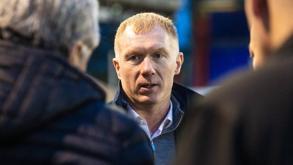 Paul Scholes poistui Oldhamin peräsimestä.