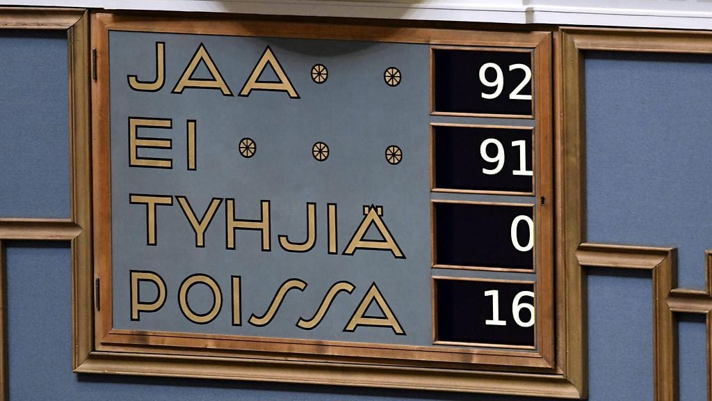 Eduskunnan täysistunto hylkäsi Vaasan keskussairaalan laajaa päivystystä ajavan kansalaisaloitteen täpärästi äänin 92-91eduskunnan täysistunnossa Helsingissä perjantaina 15. maaliskuuta 2019.
