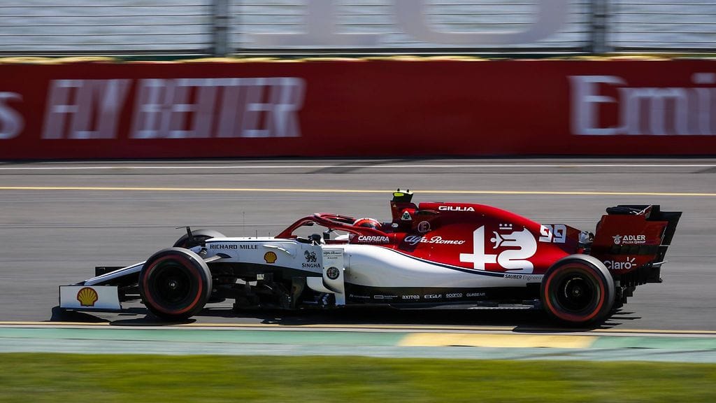 Alfa Romeo sai Shellin logot autoonsa Australian Melbournessa tuoreen yhteistyösopimuksen myötä.