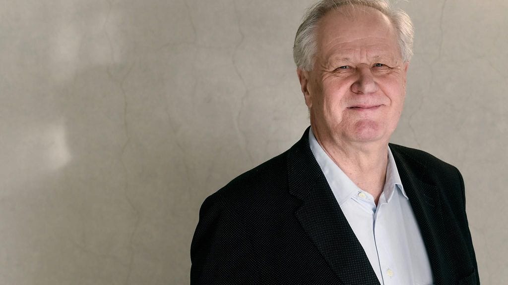 Keskustan konkarikansanedustaja Seppo Kääriäinen jättää eduskunnan.