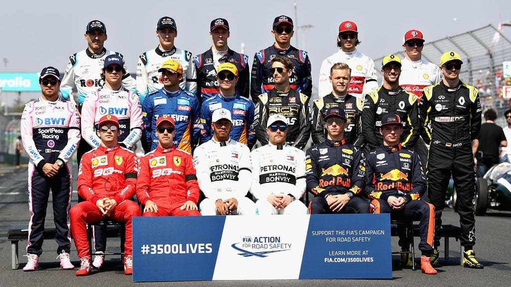 F1-kuskit yhteiskuvassa kauden 2019 alkaessa.