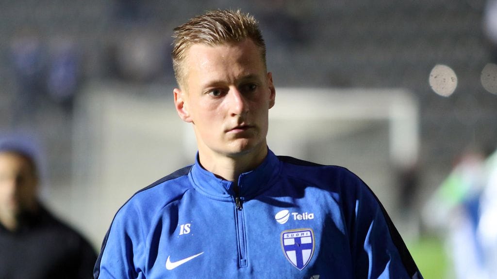 Rasmus Karjalainen liittyy Huuhkajien riveihin.