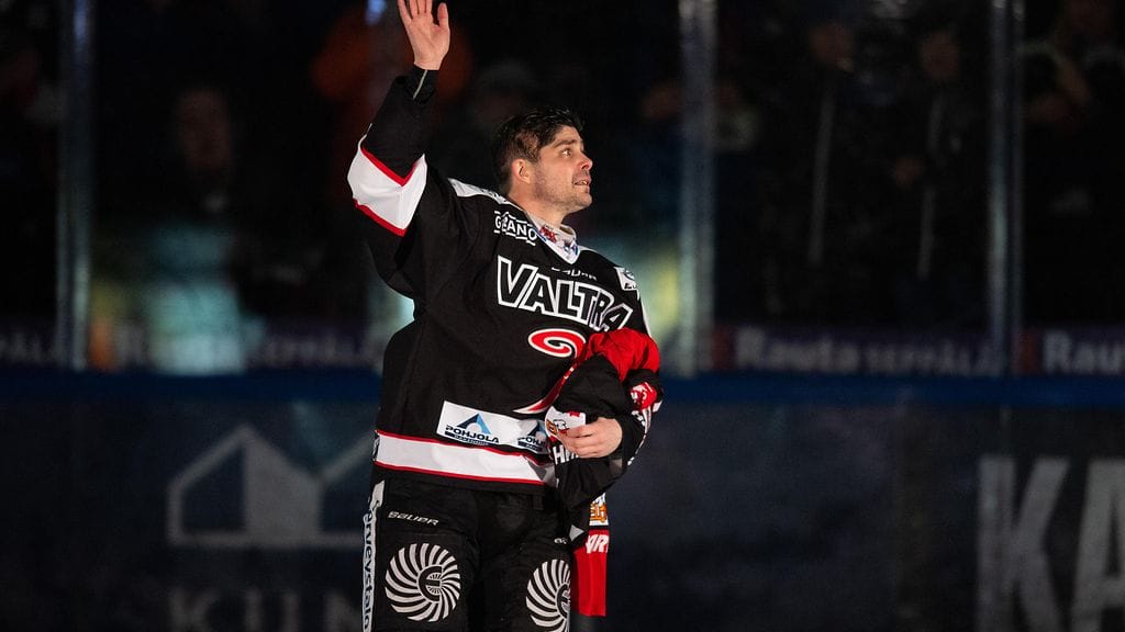 Eric Perrin saattaa pelata tiistaina jääkiekkouransa viimeisen ottelun.