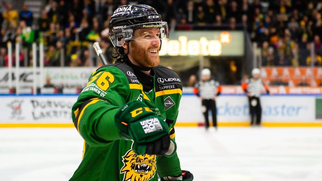 Mark Flood teki Ilveksen 2–1-maalin.