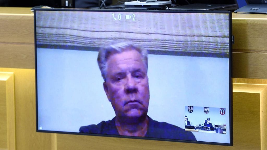 Sunny Car Centerin ex-toimitusjohtaja Markku Ritaluoma käräjäoikeuden kuultavana videoyhteyden välityksellä viime vuoden maaliskuussa.