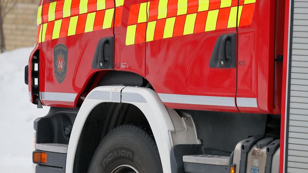 Puolustusvoimien miehistönkuljetusvaunu on suistunut ojaan Lapissa. Sen kyydissä oli 11 ihmistä, mutta kukaan ei loukkaantunut. Kuvituskuva.