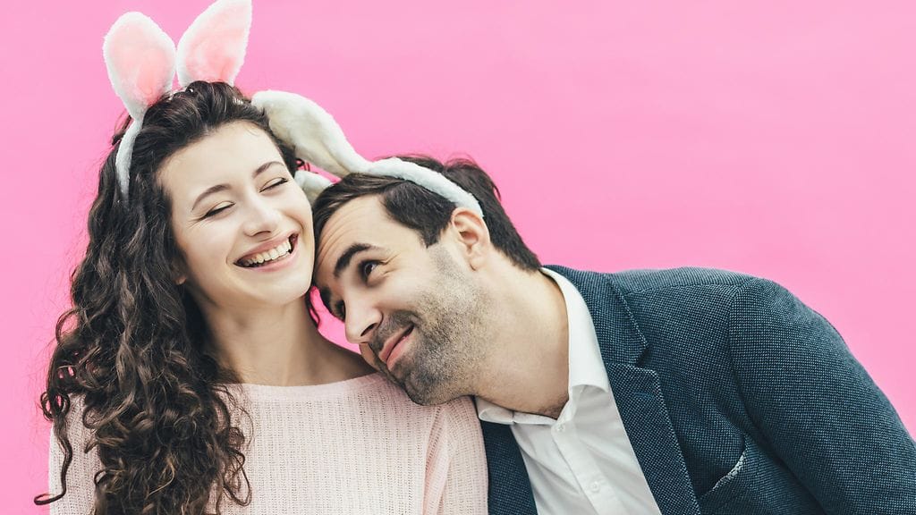 21 vuotta sitten Mark pyysi Jolene-vaimonsa kättä. Perhe oli pääsiäismunajahdissa, ja Mark oli pukeutunut jättipupuksi. Kuvituskuva.