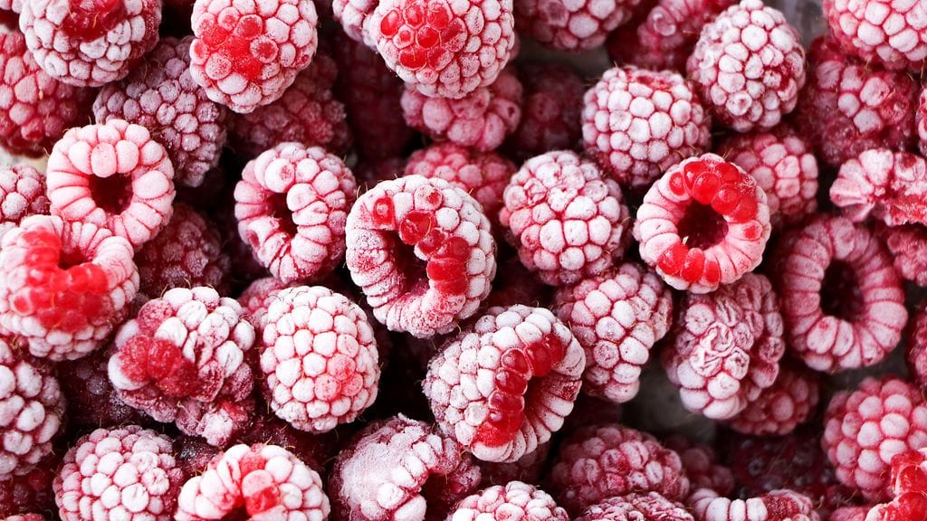 Pakastemarjat ja -hedelmät tulisi kuumentaa ennen käyttöä listeriavaaran vuoksi.