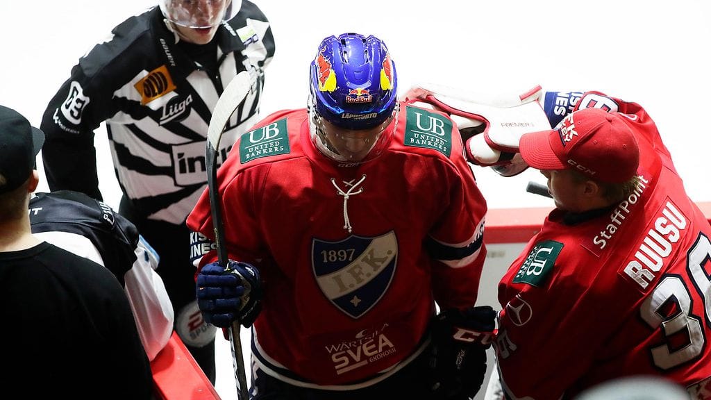 HIFK:n Anton Lundell ajettiin huitomisesta ulos lauantain Pelicans-ottelusta.