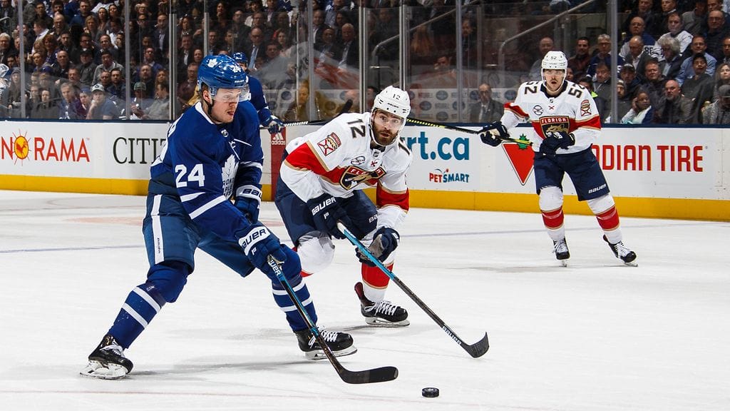 Kasperi Kapanen nappasi Florida Panthersia vastaan syöttöpisteen.