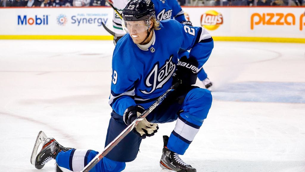 Patrik Laine teki Winnipeg Jetsin 2–4-kavennusmaalin Dallas Starsia vastaan.