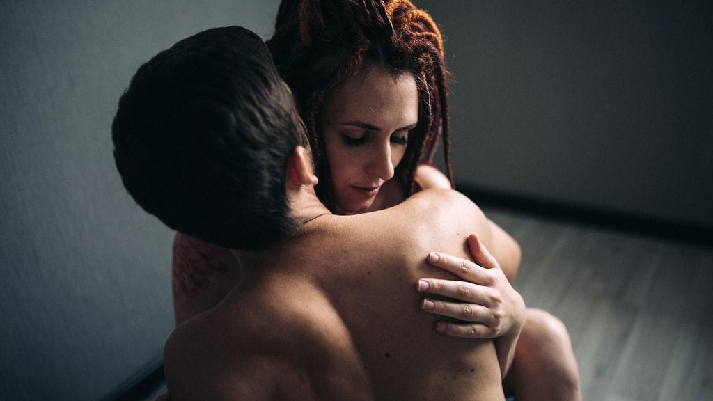 Sarah Birdillä on erikoinen ongelma. Sarah, 36, alkaa itkeä aina orgasmin saatuaan. Kuvituskuva.