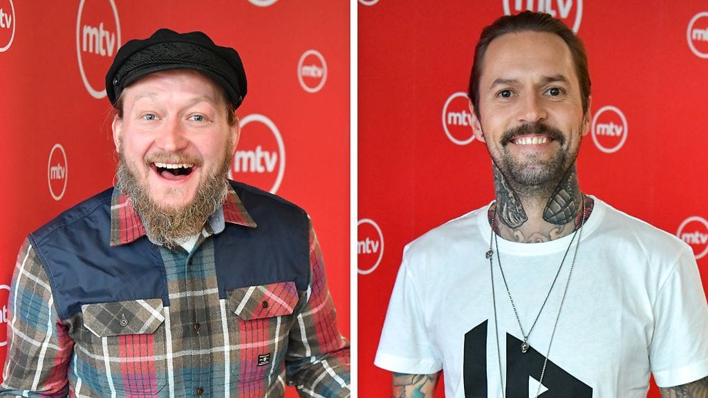 Duudsoneista tutut HP Parviainen ja Jarppi Leppälä poseeraavat näyttävässä lomakuvassa.