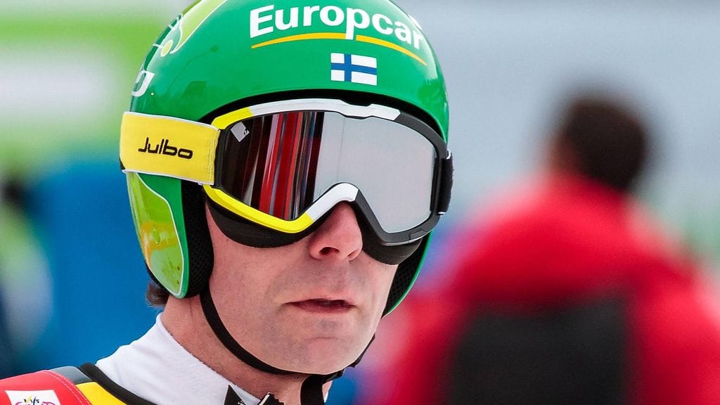 Janne Ahonen yrittää liitää viikonloppuna SM-mäessä pidemmälle kuin poikansa Nico Ahonen.