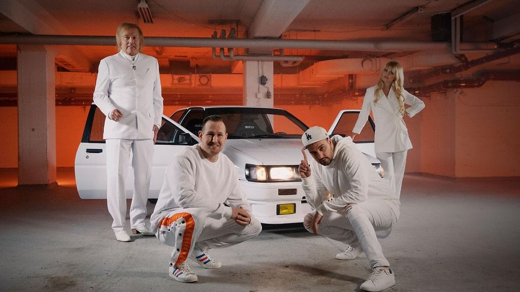 HesaÄijä ja Oku Luukkainen saivat uuteen kappaleeseen mukaan Dannyn ja Erika Vikmanin.