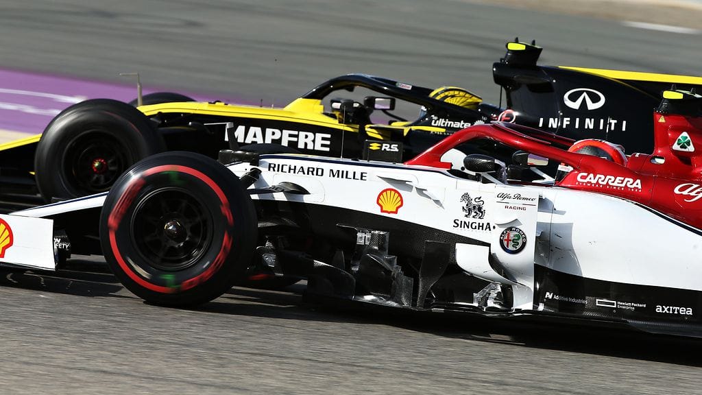 Antonio Giovinazzi ja Nico Hülkenberg kolaroivat Bahrainin GP:n harjoituksissa.