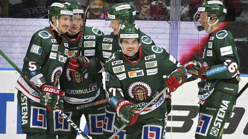 Ponthus Westerholm (etualalla, numero 27) siirtyy veljensä Pathrik Westerholm kanssa Lukkoon.