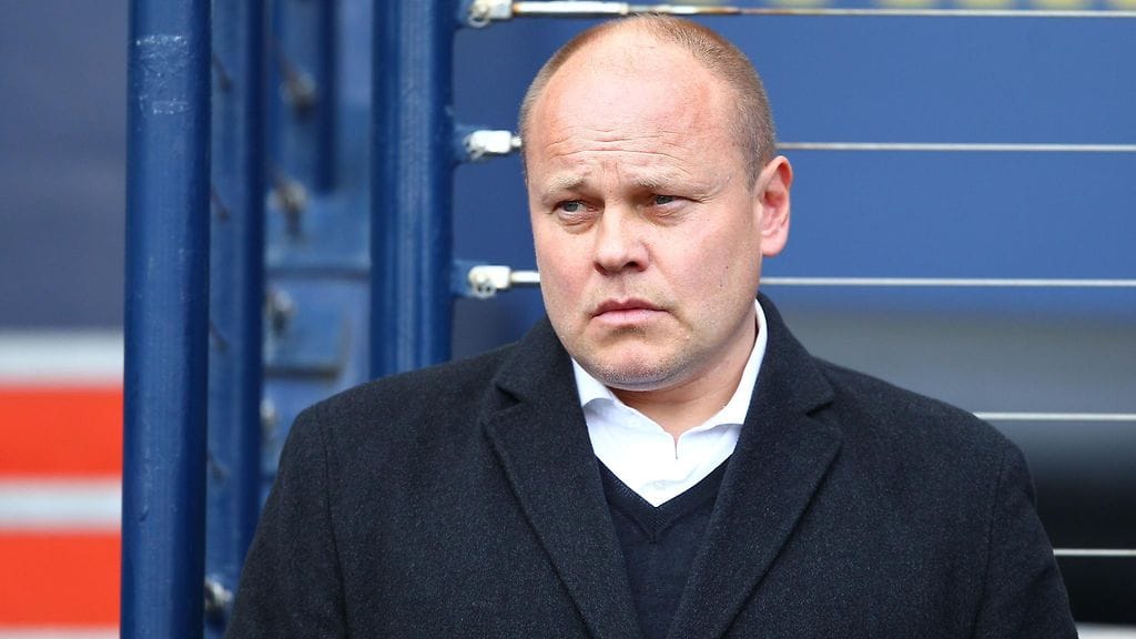 Hyppääkö Mixu Paatelainen Hongkongin peräsimeen?