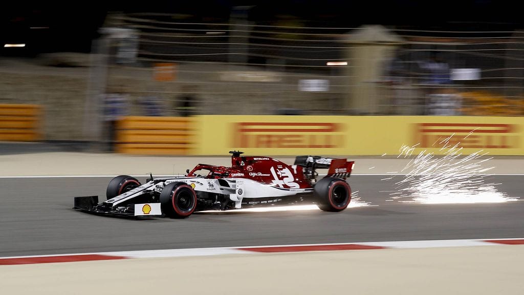 Kimi Räikkönen vauhdissa Bahrainin GP:n aika-ajoissa.