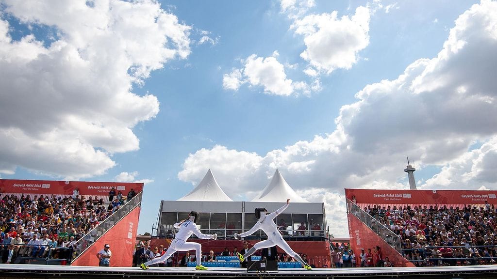 Miekkailu on yksi nykyaikaisen viisiottelun lajeja.