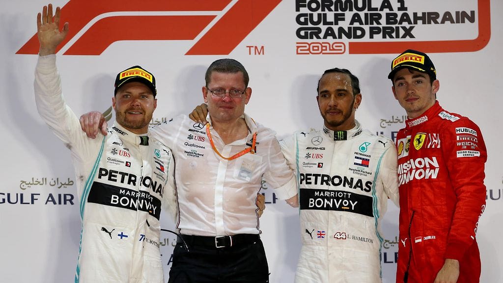 Mercedeksen Valtteri Bottas ja Lewis Hamilton veivät Bahrainissa kaksoisvoiton ennen Ferrarin Charles Leclercia.