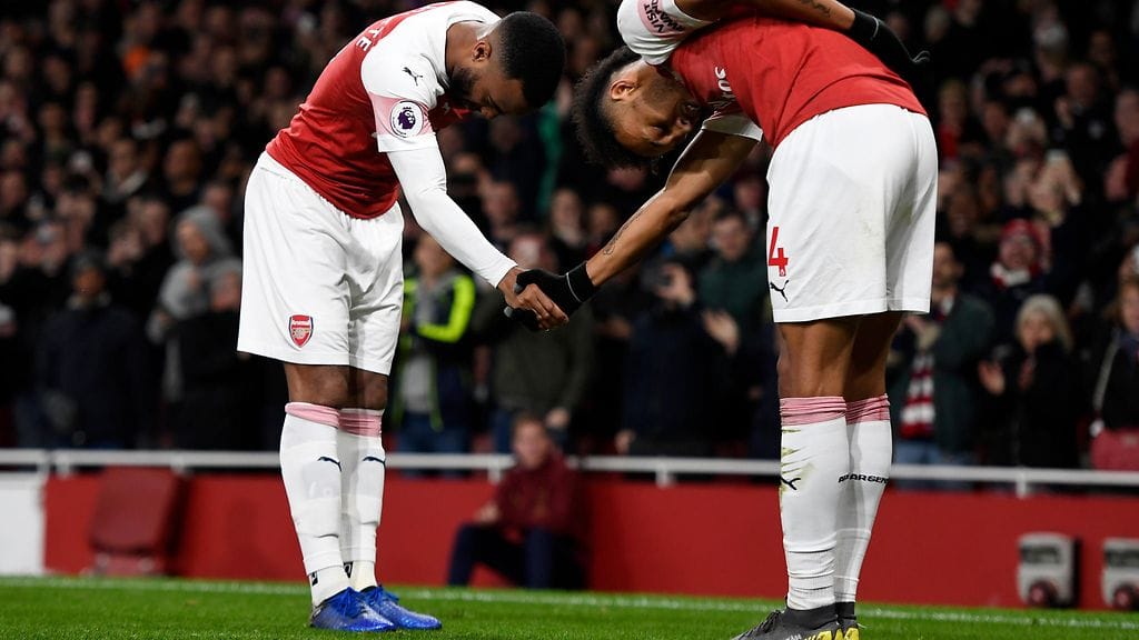 Arsenalin Alexandre Lacazette (vas.) ja Pierre-Emerick Aubameyang antoivat tyylinäytteensä juhlimisesta Newcastle-ottelussa.