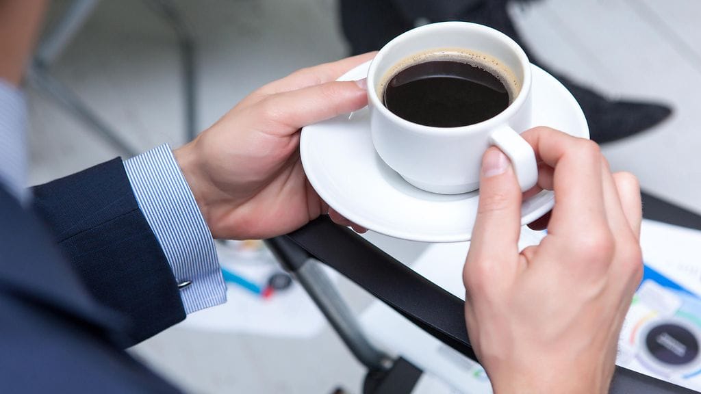 Kahvi stimuloi elimistön ruskeaa rasvaa, kertoo tuore tutkimustulos.