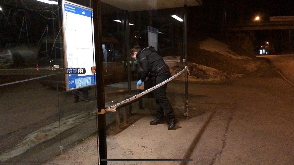 Uhria puukotettiin bussipysäkillä.