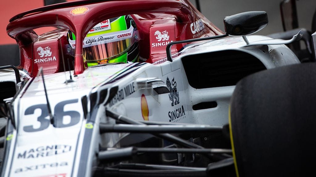 Mick Schumacher, 20, hyppäsi keskiviikkona Alfa Romeon rattiin.