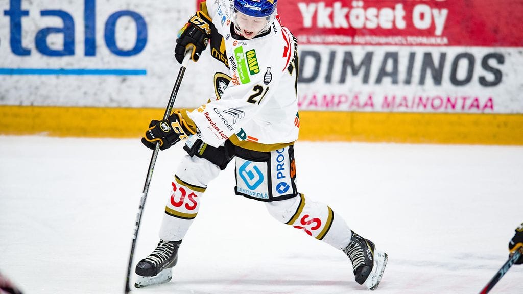 Aleksi Heponiemi tasoitti ottelun 2-2:een.