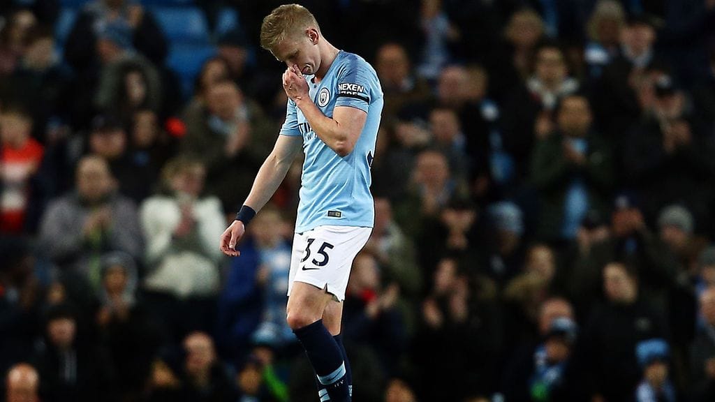 Manchester Cityn laitapuolustaja Oleksandr Zintshenko loukkaantui Cardiffia vastaan.