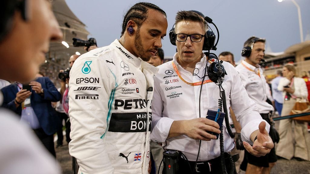 Lewis Hamilton puolusti Bahrainin GP:ssä spinnannutta Sebastian Vetteliä.