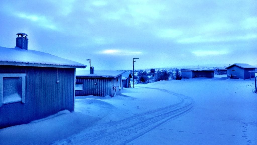 Nelonen tiedotti Kaamos-rikossarjasta ja julkaisi sarjasta promokuvia marraskuussa 2018.