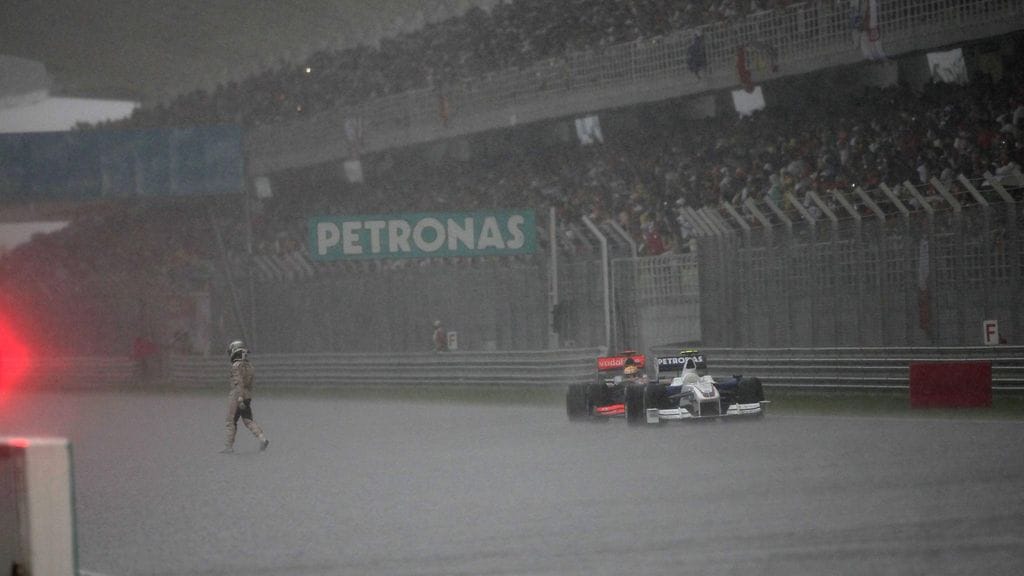 Malesian GP:ssä nähtiin kaudella 2009 karmaiseva kaatosade.