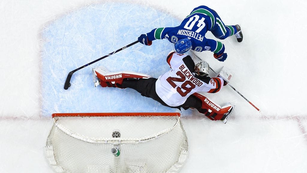 Elias Pettersson häikäisi NHL-tulokaskaudellaan.