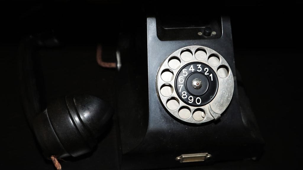 Vain harvalla on nykyään käytössä lankapuhelin.