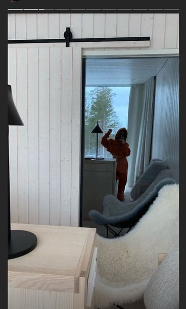 kourtney kardashian suomessa