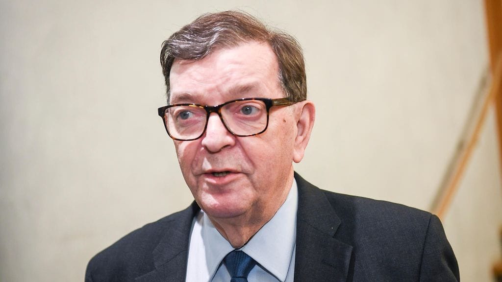 Paavo Väyrynen on sairaalassa nilkkavamman vuoksi.