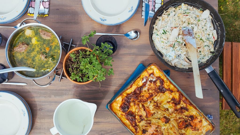 Kaappaus jakso 9 Katettu pöytä _ kana-kookoswokki