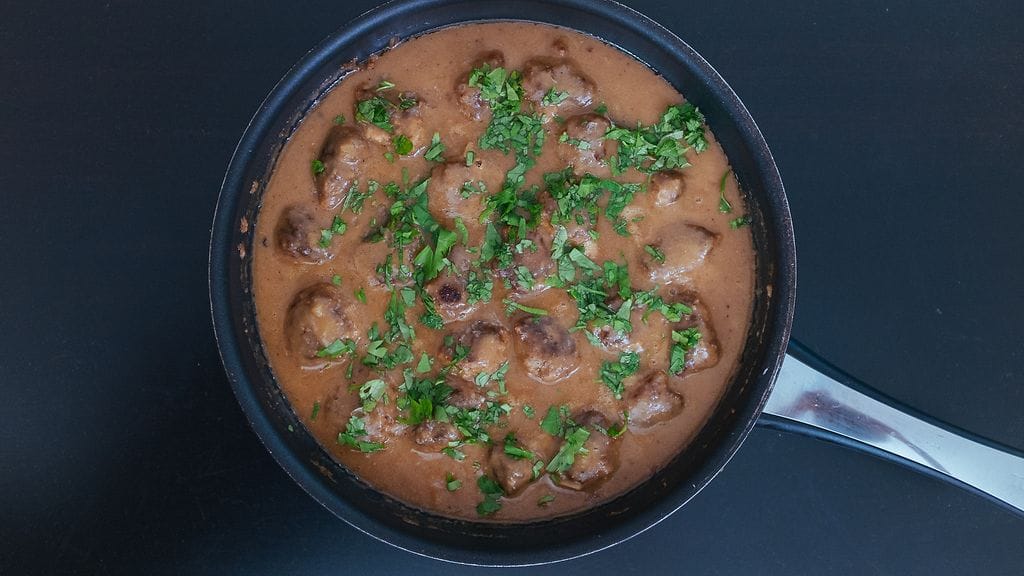 Kaappaus jakso 9 Lihapullat + ruskea kastike