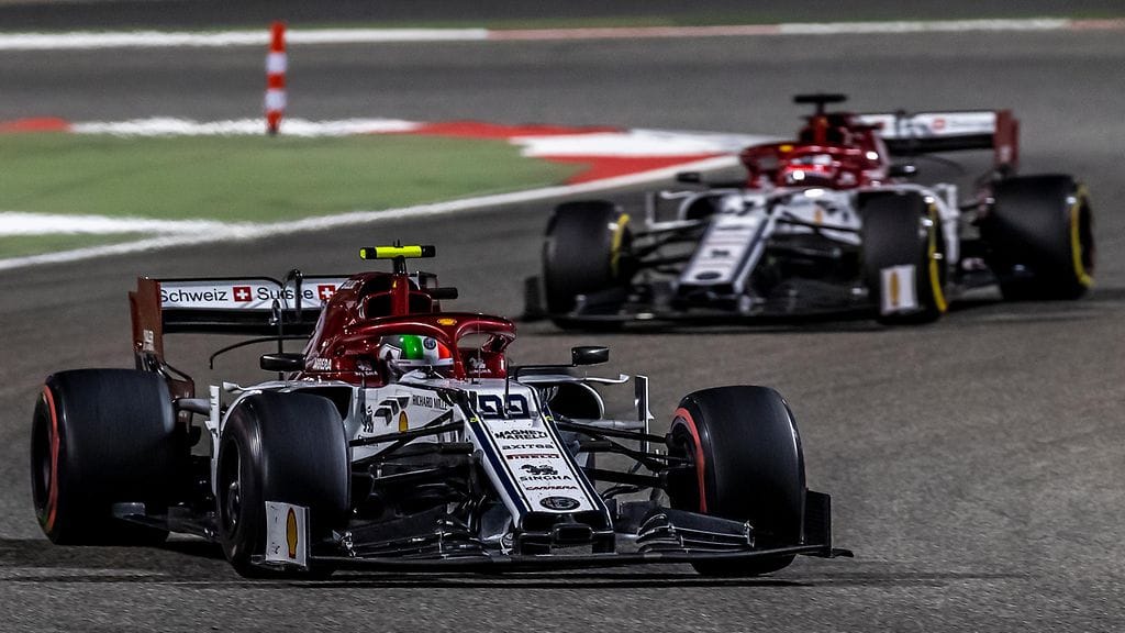 Alfa Romeot vauhdissa Bahrainin GP-viikonloppuna.