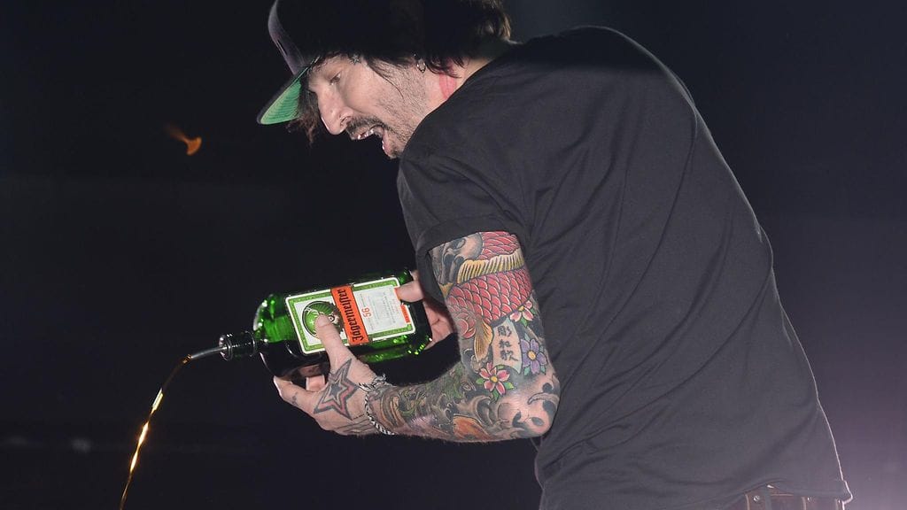 Tommy Lee bilettää (2)