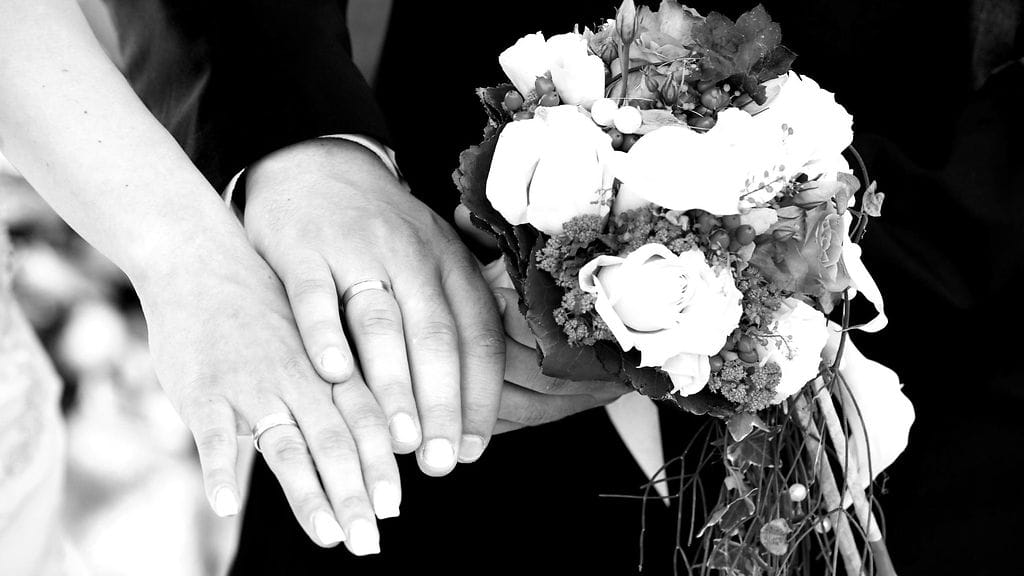 Kuvituskuva. Yhdysvaltojen Ensitreffit alttarilla -parille ei käynyt hyvin.